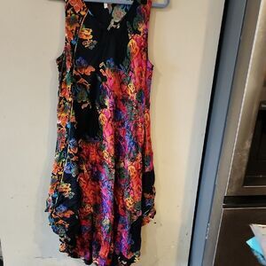 Georgeous Soft Surroundings Medium LightweightFloral Multicolor Sleeveless Dress